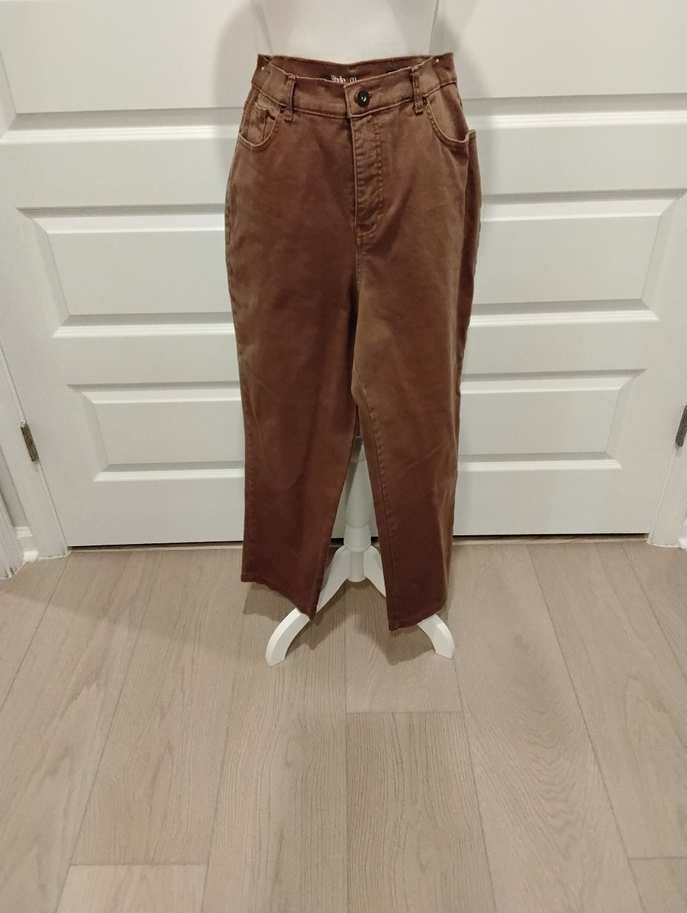 CLEARANCE -- Style & Co. Straight Leg Jeans